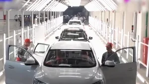 Línea de recubrimiento por pulverización para carrocerías de automóviles
