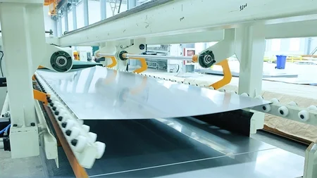 Máquina desbobinadora CNC