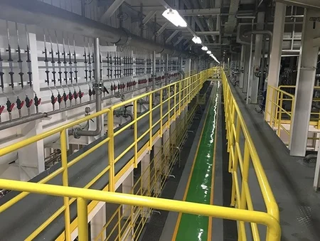 Línea de pretratamiento y electrorecubrimiento